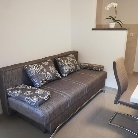 סנג' Guesthouse Vesna מראה חיצוני תמונה