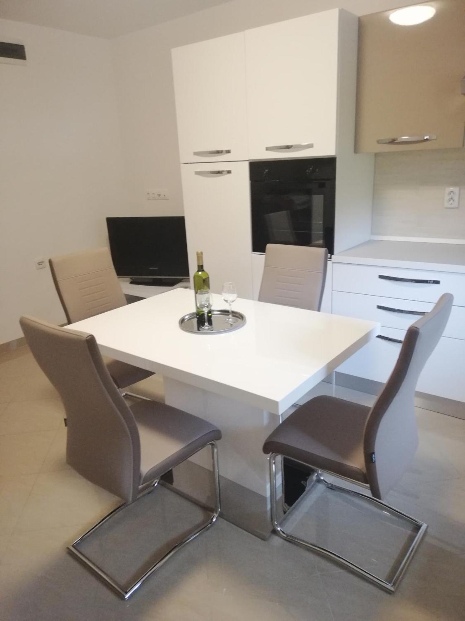 סנג' Guesthouse Vesna מראה חיצוני תמונה